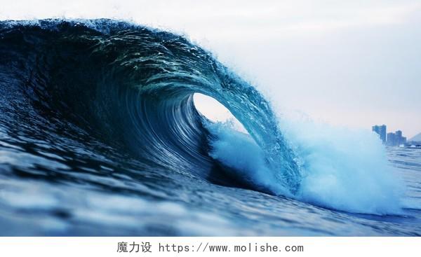 蓝色简约海水海浪漂流背景素材
